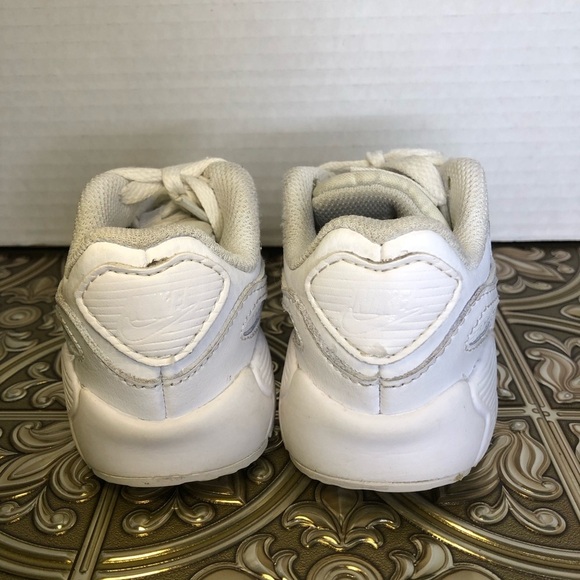 Nike Kids White Sneakers 6C - Picture 9 of 11